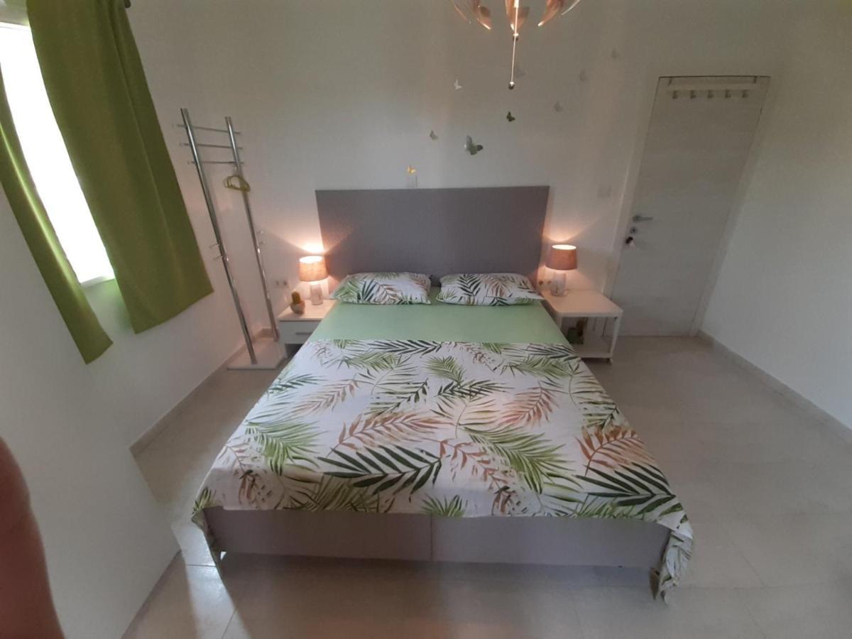 Apartment Mia Rab Town Bagian luar foto