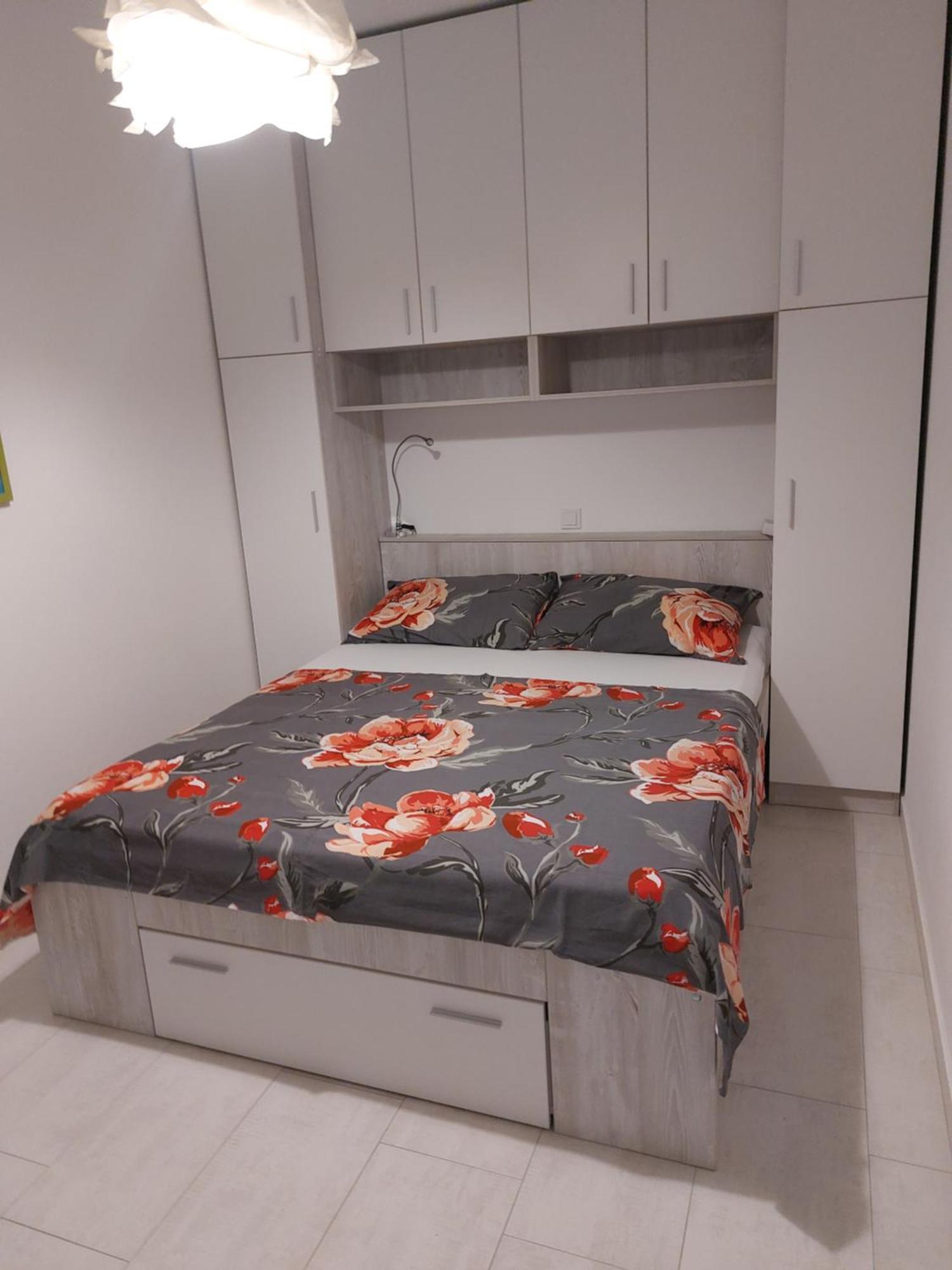 Apartment Mia Rab Town Bagian luar foto