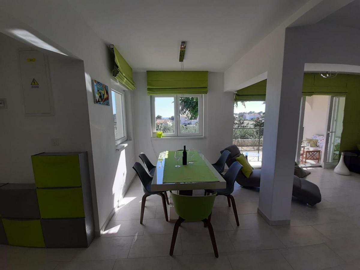 Apartment Mia Rab Town Bagian luar foto