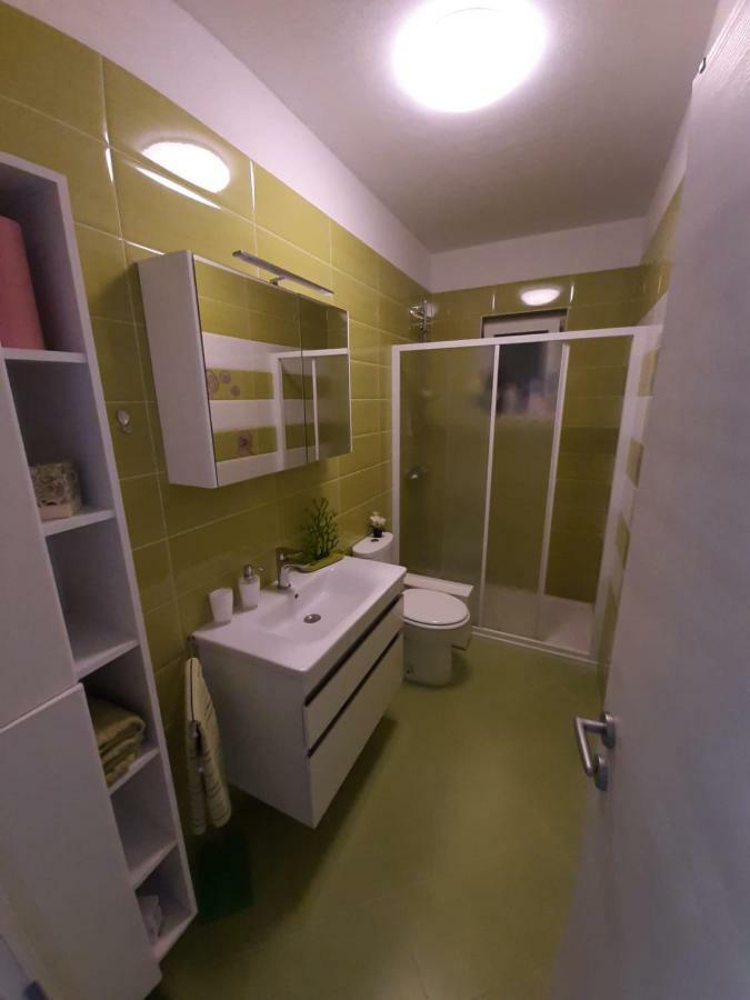 Apartment Mia Rab Town Bagian luar foto